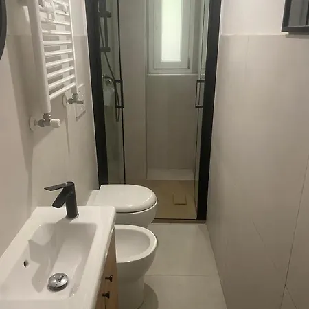Viale 76 * ترييستي
