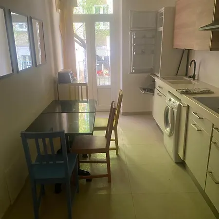 Viale 76 ترييستي
