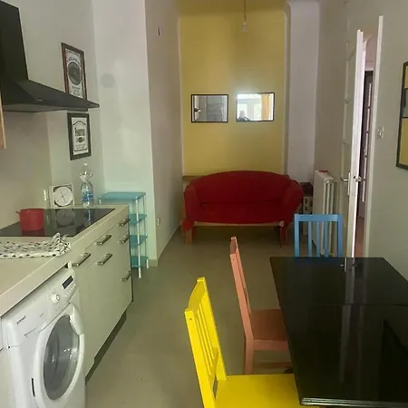 Viale 76 شقة