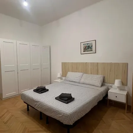 Viale 76 شقة